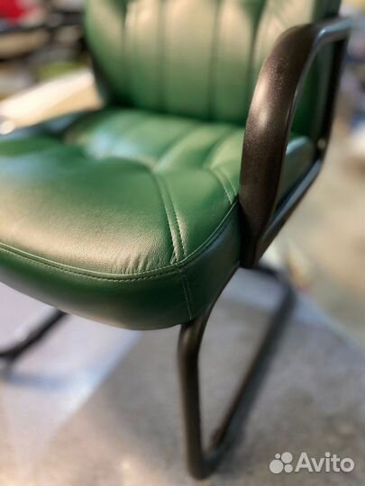 Офисное кресло