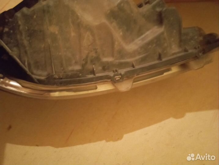 Фара передняя левая на renault logan1