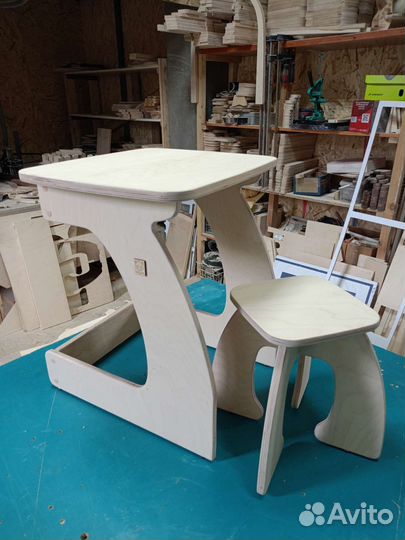 Стол и стул детский