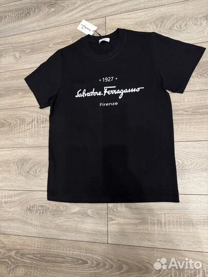 Футболка Salvatore Ferragamo