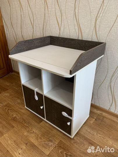 Пеленальный стол со шкафом