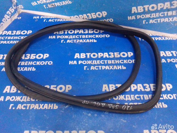 Уплотнительная резинка двери Citroen Berlingo 2