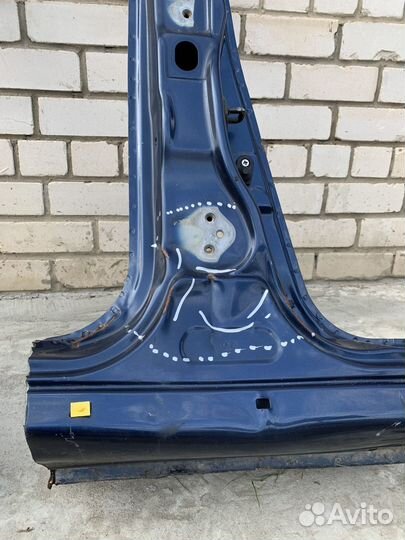 Стойка кузова центральная Hyundai Sonata EF