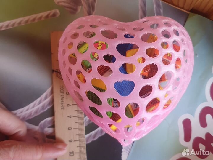 3D сердечко с жевательной резинкой Love is