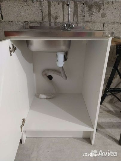 Раковина с тумбой для дачи