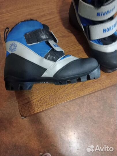 Лыжные ботинки