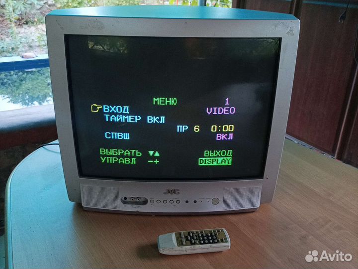 Телевизор бу JVC работает