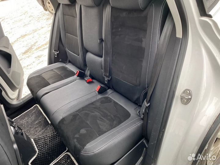 Чехлы на Volkswagen Tiguan 1