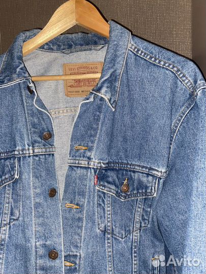 Джинсовая куртка levis