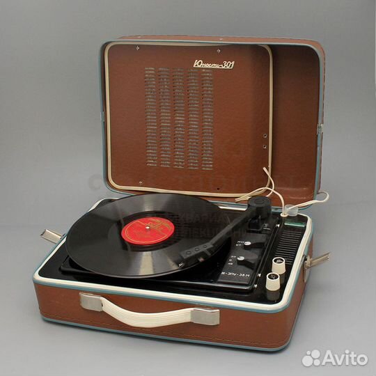 Виниловый проигрыватель Юность 301