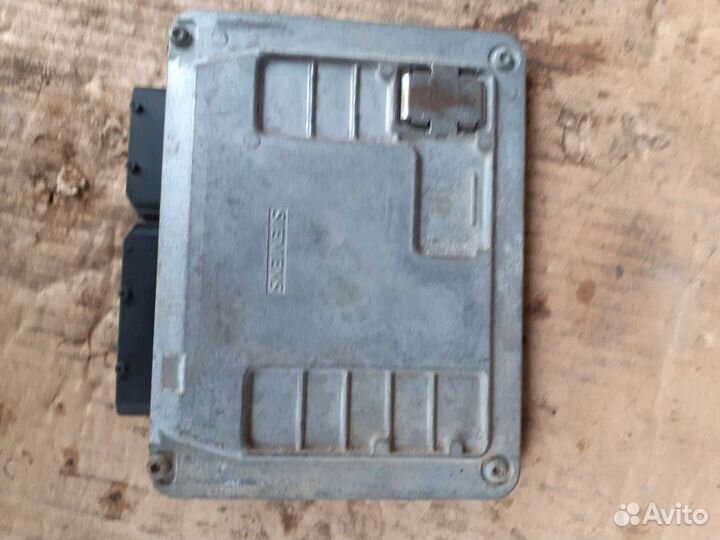 Блок управление двигателем Шкода Фабия1 1.2