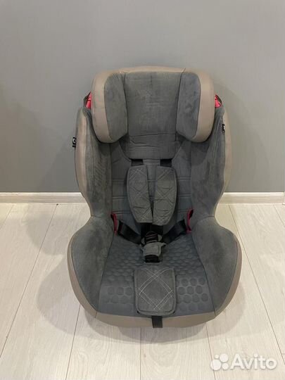 Детское автокресло 9 до 36 кг capella, как новое