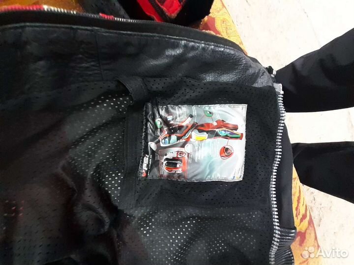 Продаю защитный кастюм