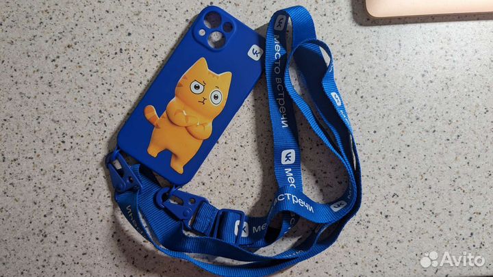 Чехол на iPhone 13