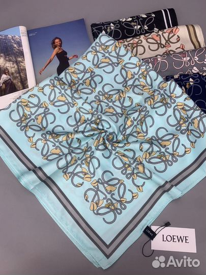 Платок женский шелковый Loewe