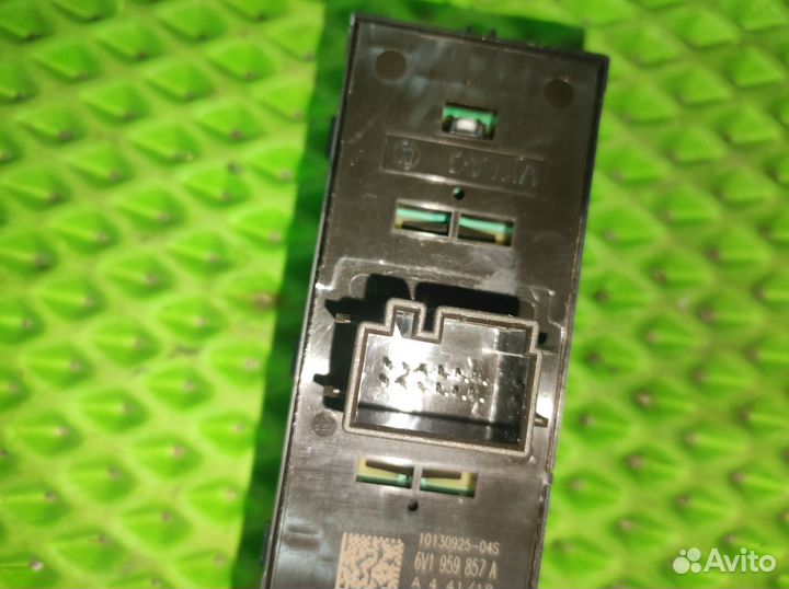 Блок управления стеклоподъемниками Skoda Rapid