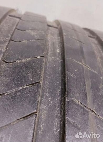 Pirelli P Zero PZ4 285/30 R22 94Y