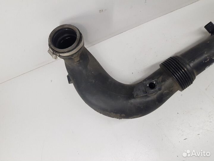 Патрубок воздушный двигателя (Infiniti Q50)