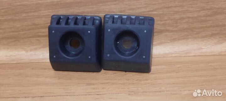 Отбойники крышки багажника мерседес w124