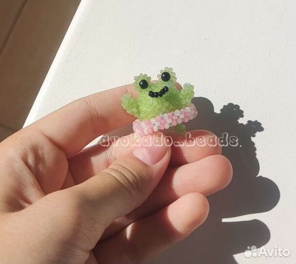 Летняя жаба амигуруми из бисера