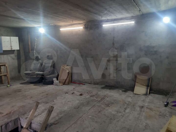 Гараж, > 30 м²