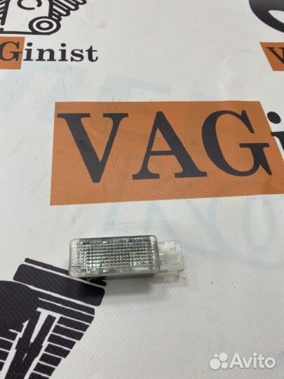 Плафон подсветки багажника Vw Passat B6 3.2 2007