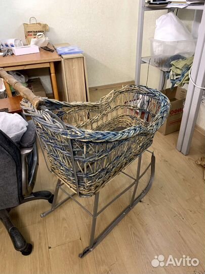 Старинные плетёные сани СССР, санки металлические