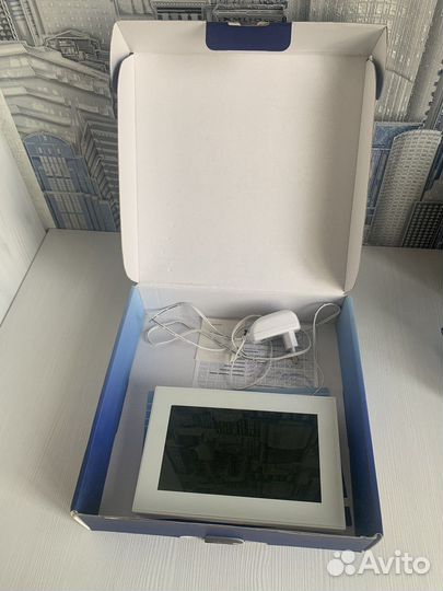 Цифровая фоторамка Digma PF-703