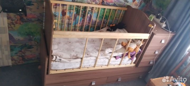 Детская кроватка