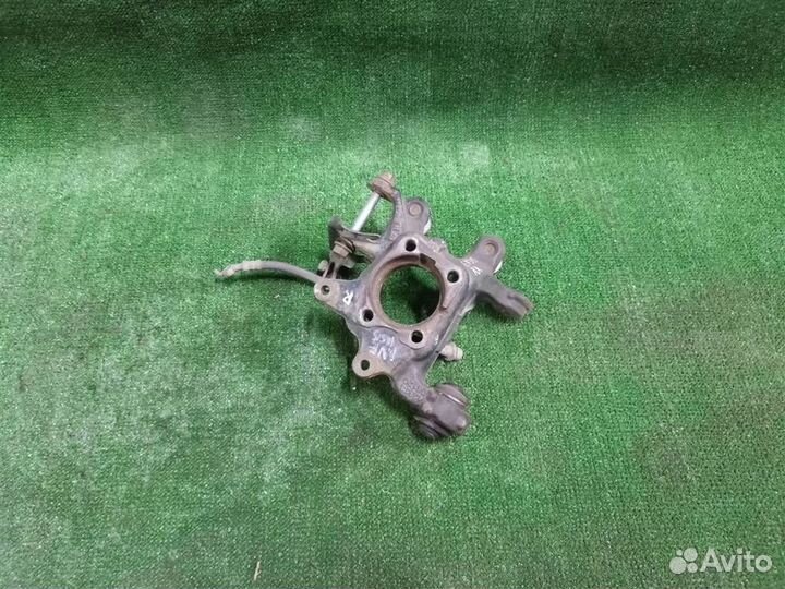 Кулак поворотный задний правый Toyota Avensis III