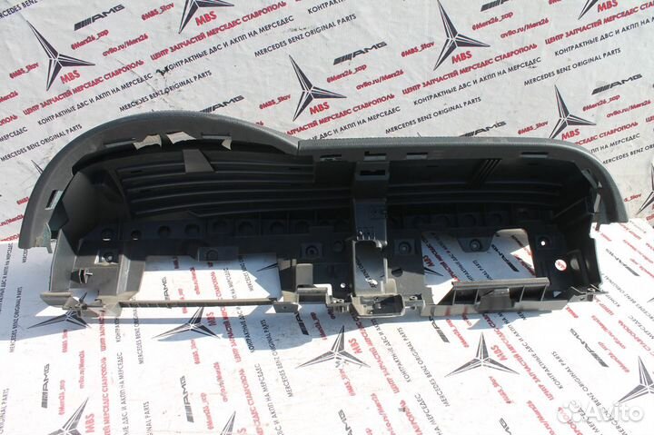 Накладка торпедо верхняя кожа w221 Mercedes