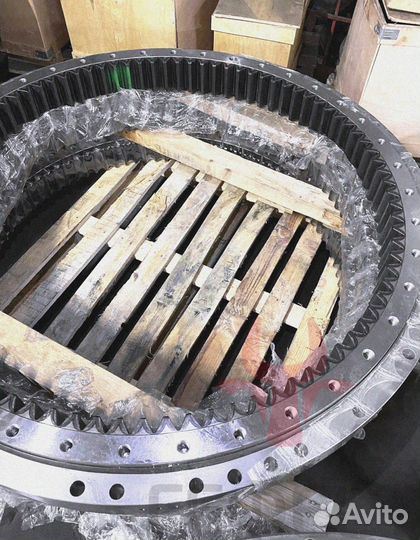 Поворотный круг Hyundai R320LC-7A 81N9-01022