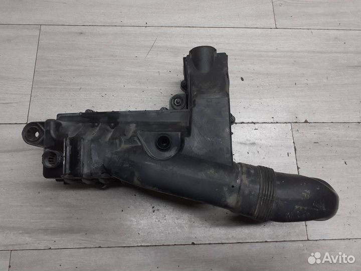 Корпус воздушного фильтра VAG