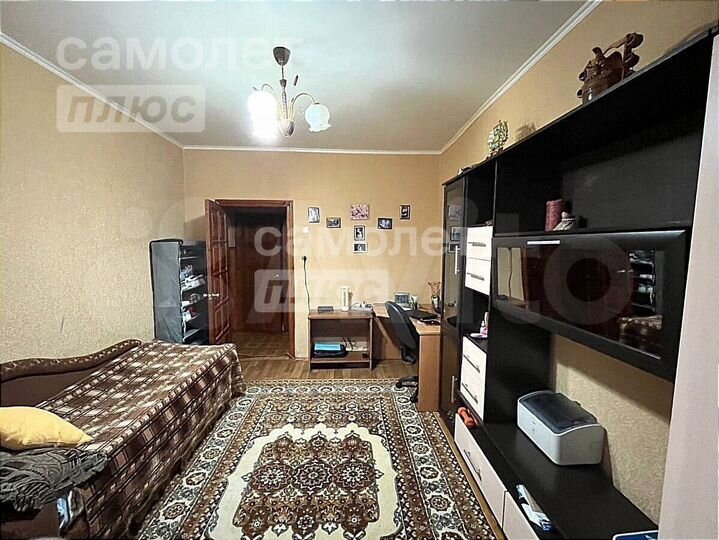 4-к. квартира, 90 м², 1/2 эт.