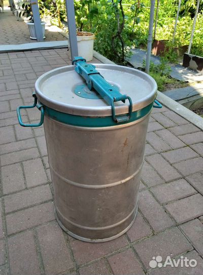 Бак для хранения пищевых продуктов