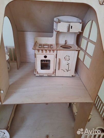 Кукольный домик с мебелью