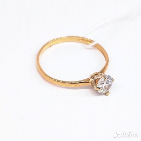 Золотое кольцо с камнем 18р
