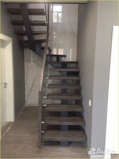 Металлическая лестница