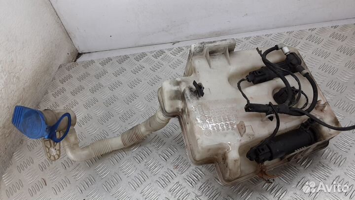 Бачок омывателя на Skoda Octavia A5