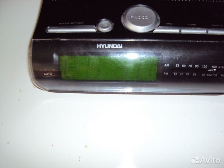 Радио часы с будильником hyundai H-1502