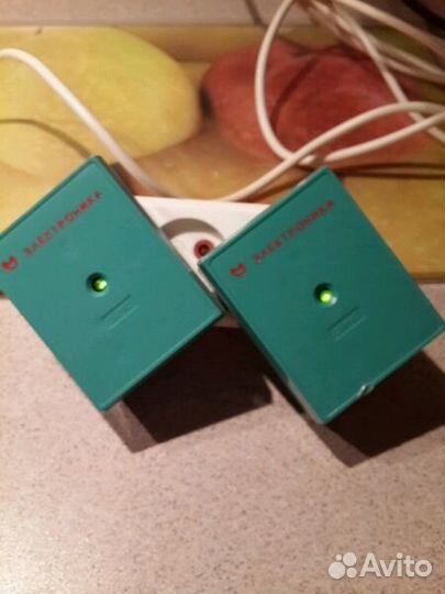 Зарядное устройство для пальчиковых аккумуляторов