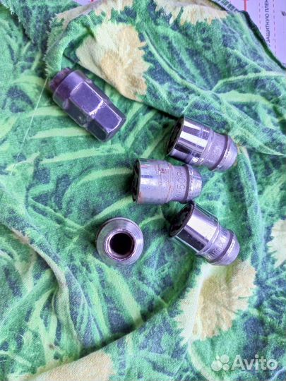 Колесные гайки секретки