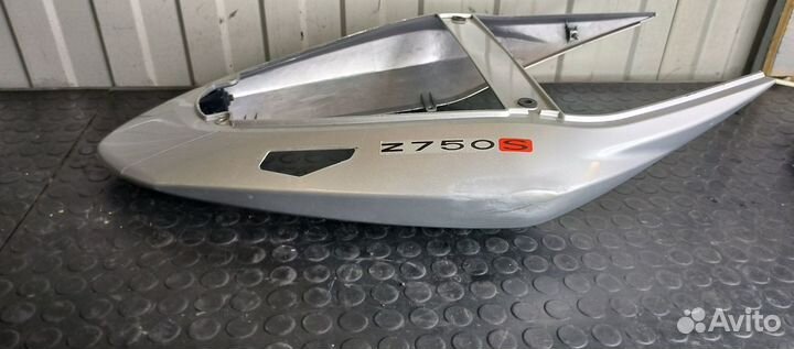 Kawasaki z750 пластик хвоста 2004-06