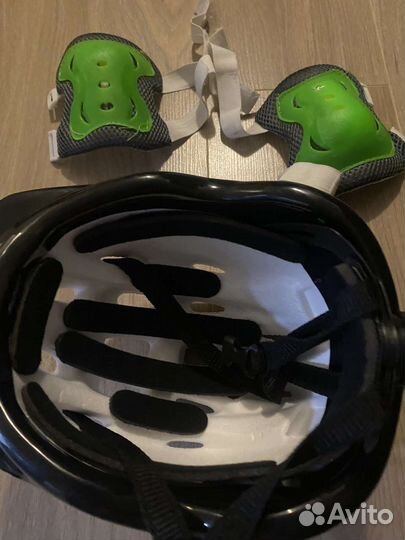 Шлем для роликов и защита