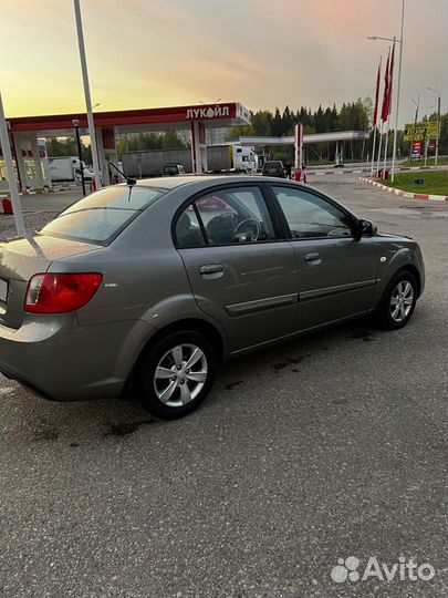 Kia Rio 1.4 AT, 2011, 172 000 км