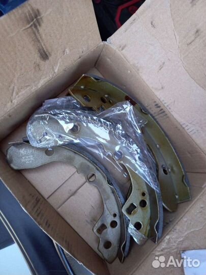 Тозрмозные колодки ручника