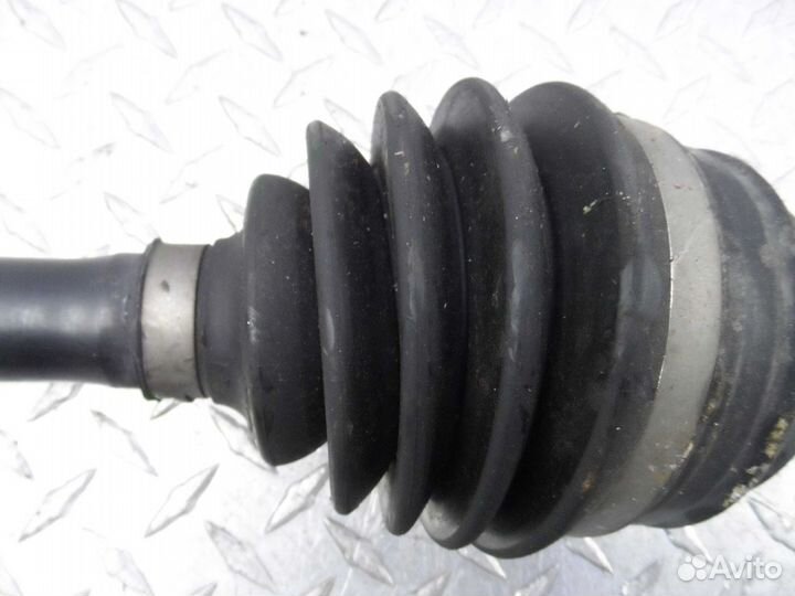 Полуось передняя L Audi Q7 4L 7P0407271C