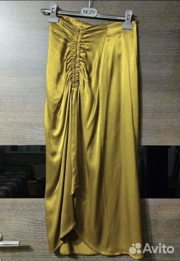 Атласная юбка миди