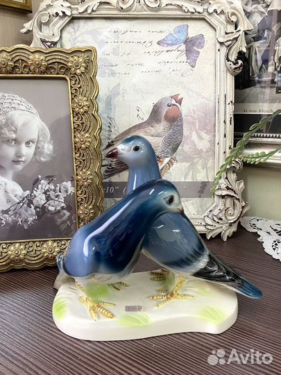 Фарфоровая статуэтка 