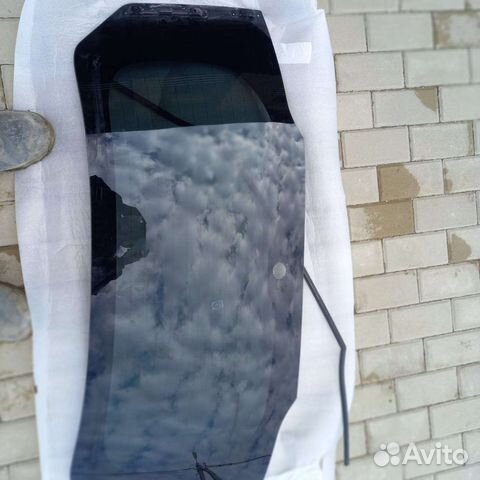 Заднее стекло крышки багажника Toyota rav4 2021